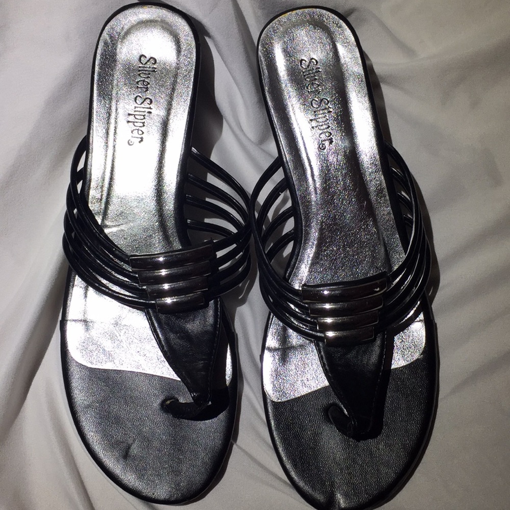 Silver slipper brand- black thong sandal size 8M